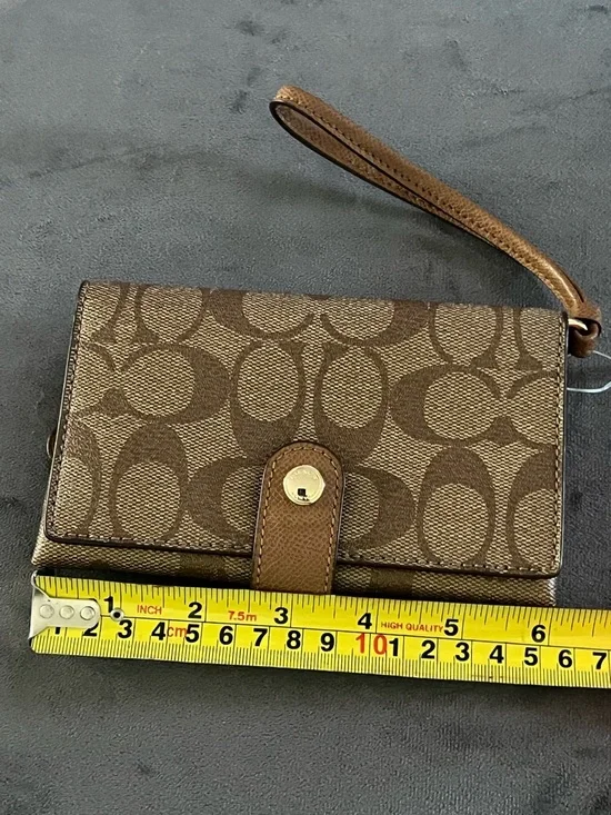 NWOT Coach wallet with detachable wristlet strap. Zipper pouch Authentic - Picture 5 of 6